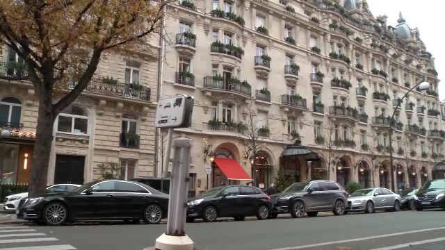 JE BAISE 1 BLONDE A PARIS AU CORPS DE PURE CHIENNE - 1