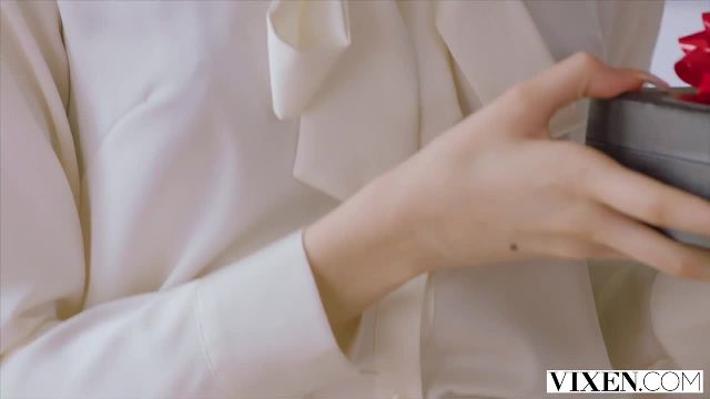 VIXEN Spoiled Mistress Is Addicted To Hard Sex - Scarlett Bloom - 3